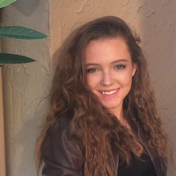 Meet your Posher, Madison - Picture 1 of 1